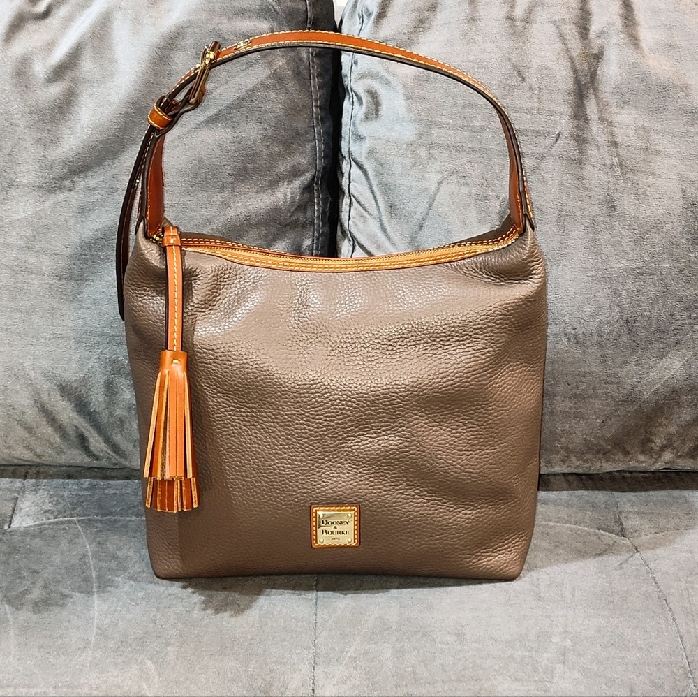 NEW DOONEY & BOURKE PAIGE SAC PEBBLED LEATHER TASSLED HOBO BAG IN ELEPHANT